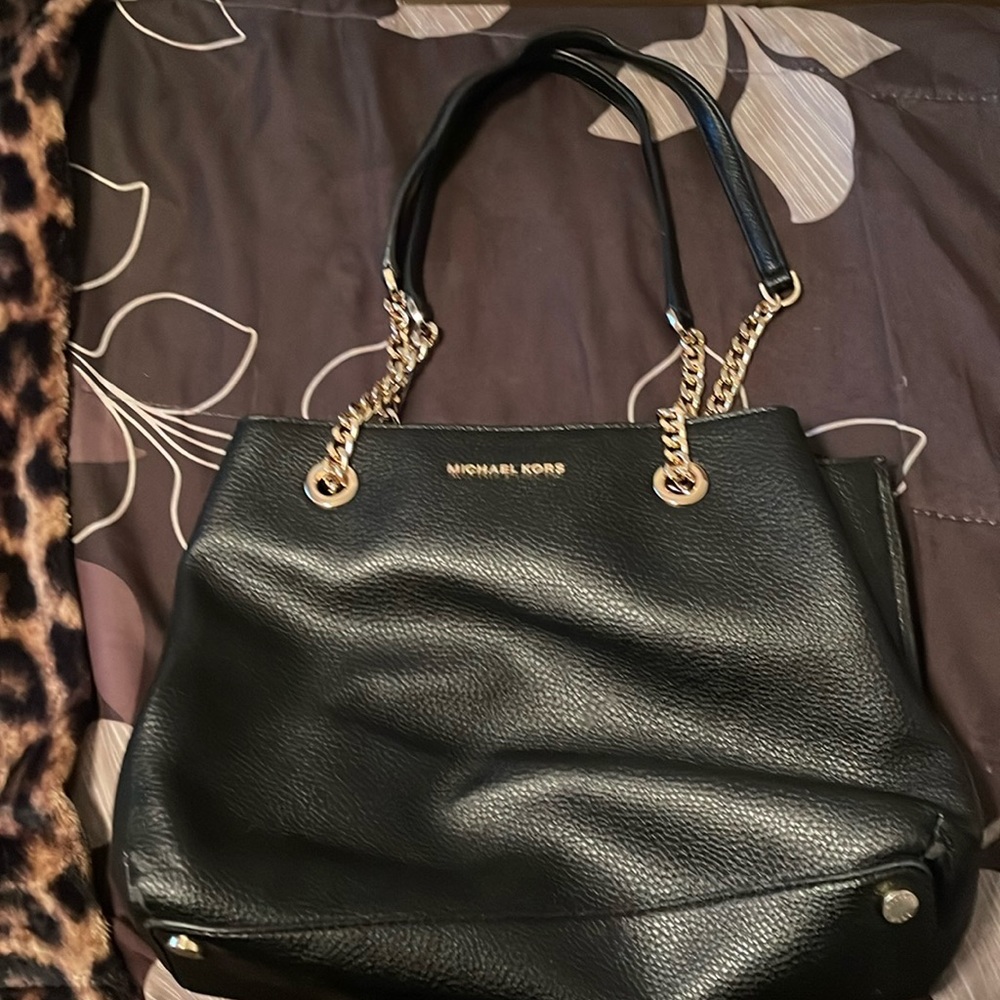 Slightly used Michael Kors bag. Was well taken care of